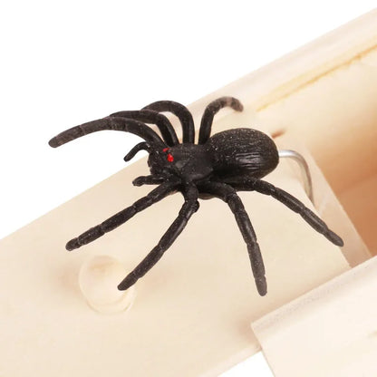 1 PC Wooden Prank Fake Spider Scary Box Halloween Surprising Boxes Scare Friend Funny Play Scary Gift Spoof Tricky Wooden Chest