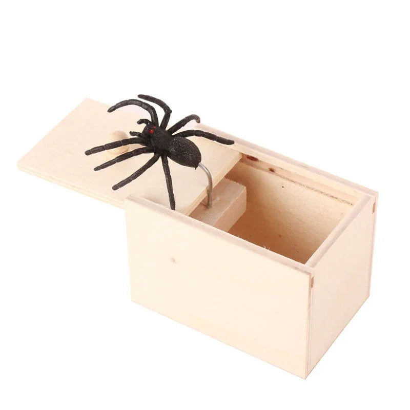 1 PC Wooden Prank Fake Spider Scary Box Halloween Surprising Boxes Scare Friend Funny Play Scary Gift Spoof Tricky Wooden Chest