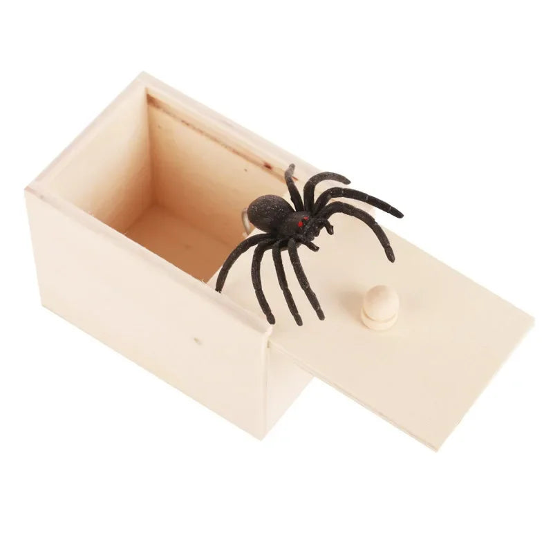 1 PC Wooden Prank Fake Spider Scary Box Halloween Surprising Boxes Scare Friend Funny Play Scary Gift Spoof Tricky Wooden Chest